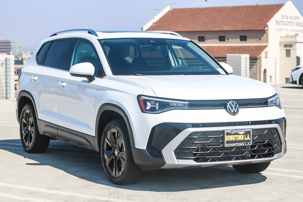 Used 2025 Volkswagen Taos SE SUV