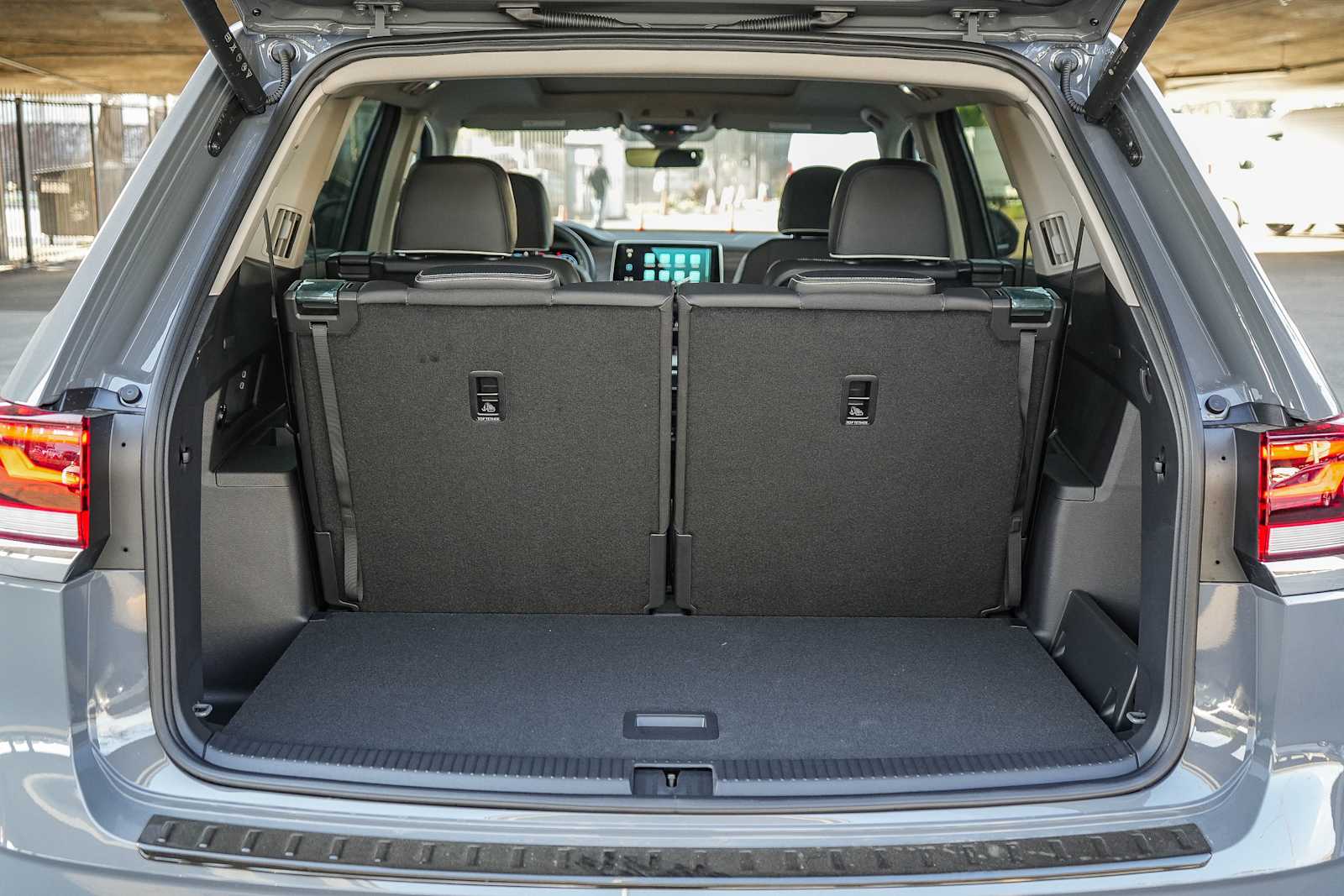 Thumbnail: 2026 Volkswagen Atlas - 12