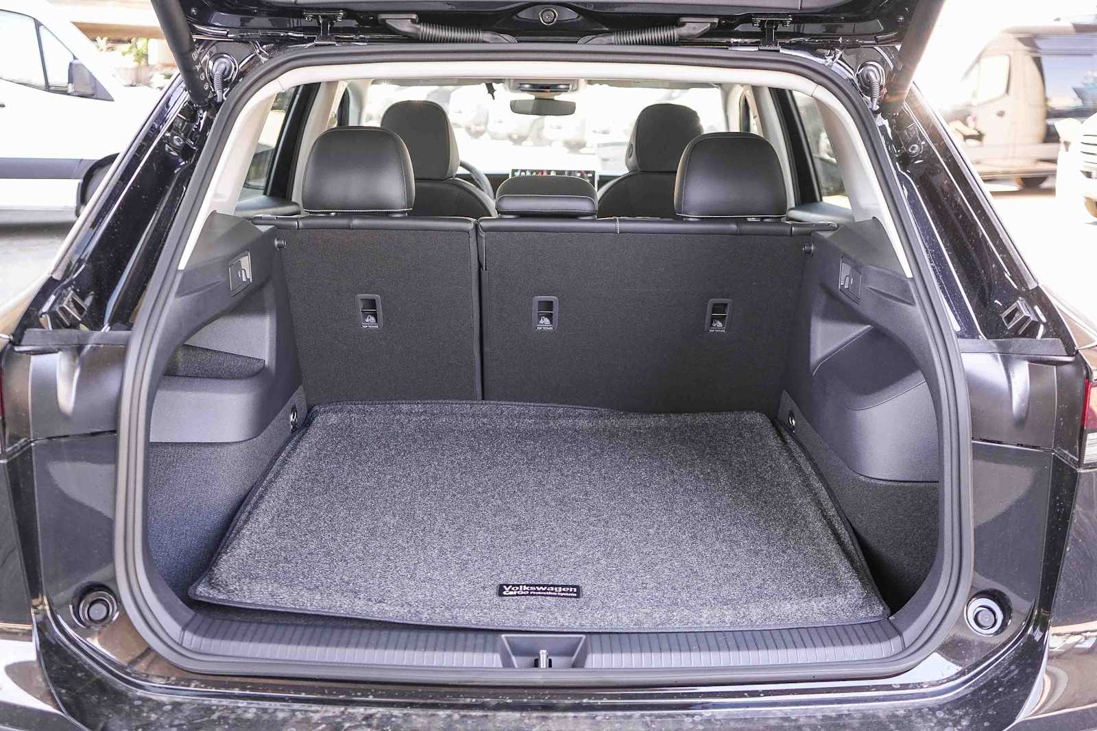 Thumbnail: 2026 Volkswagen Tiguan - 12