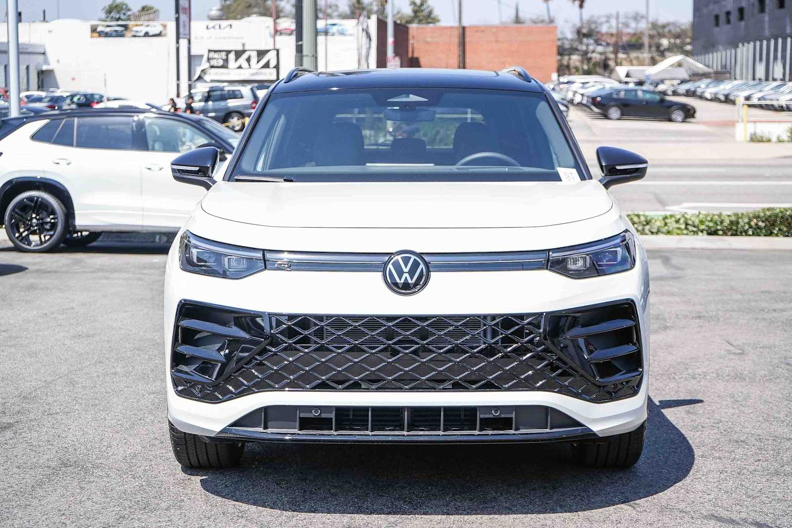 Thumbnail: 2026 Volkswagen Tiguan - 2
