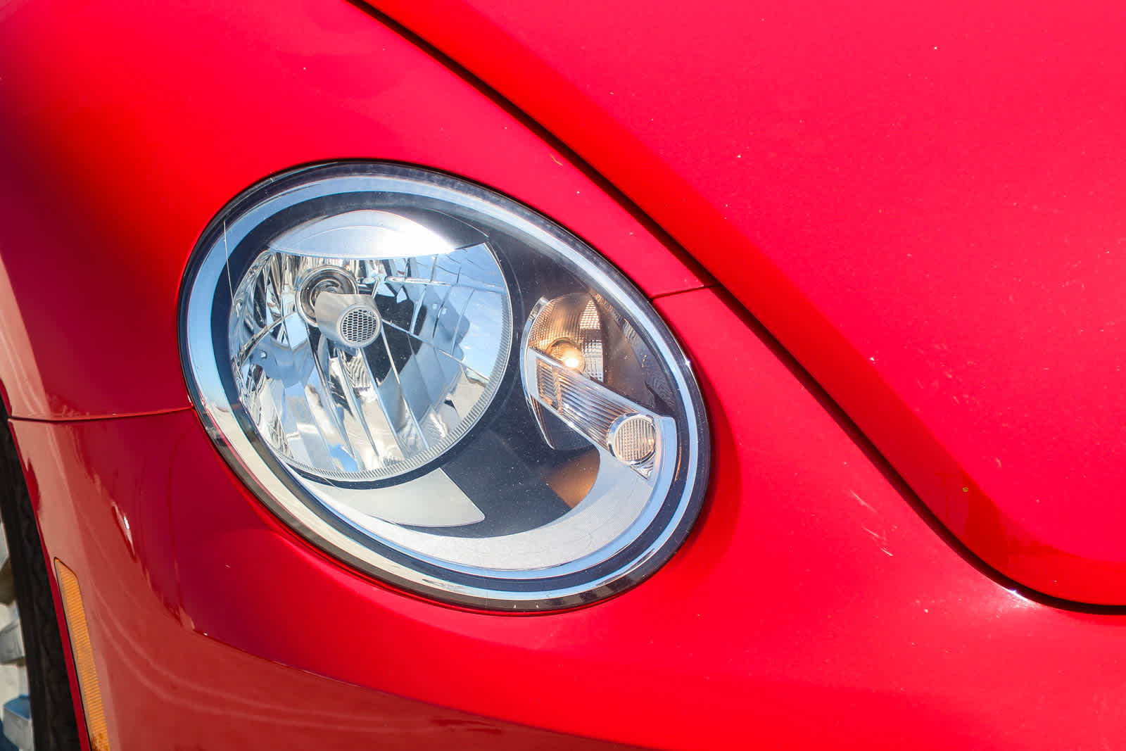 Thumbnail: 2016 Volkswagen Beetle - 4