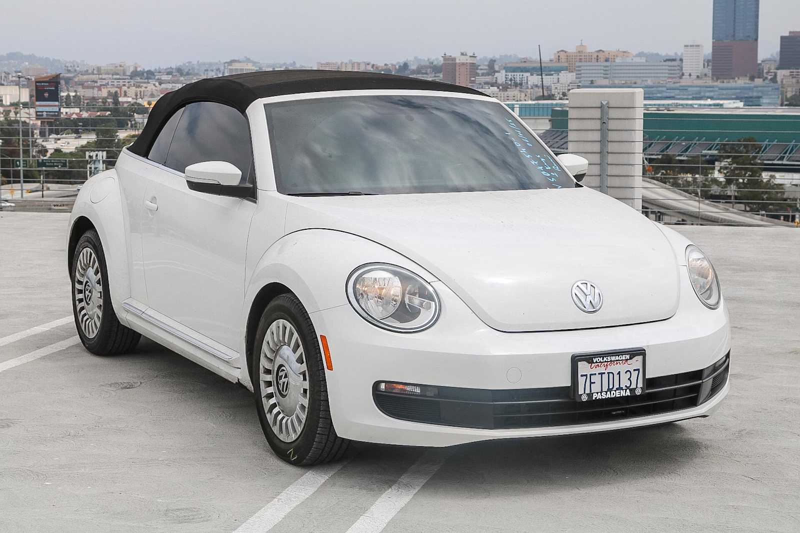 Thumbnail: 2014 Volkswagen Beetle - 3
