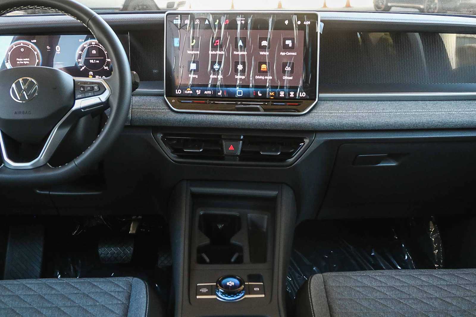 Thumbnail: 2025 Volkswagen Tiguan - 13