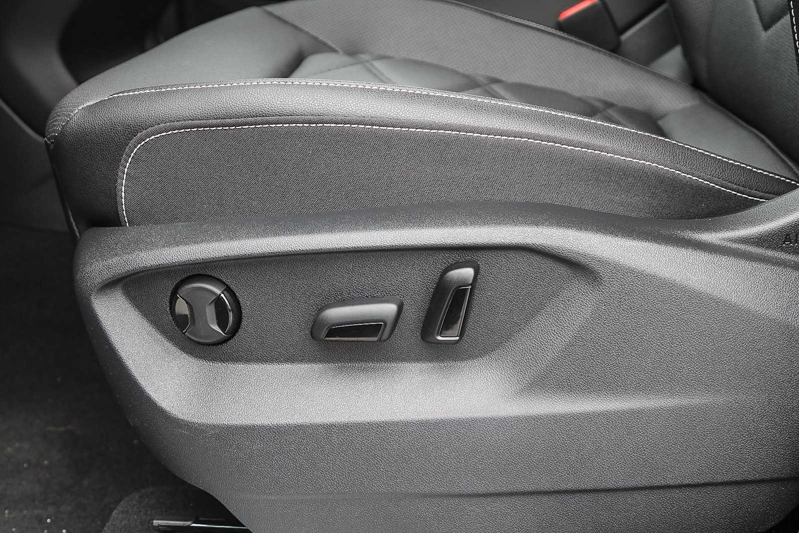 Thumbnail: 2025 Volkswagen Atlas - 23