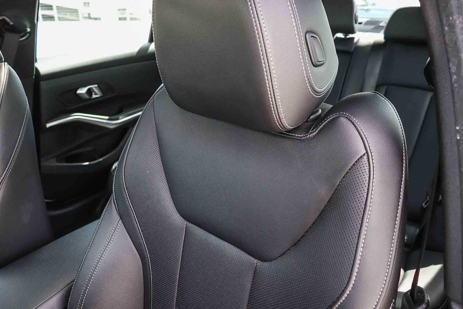 Thumbnail: 2024 BMW 3 Series - 24