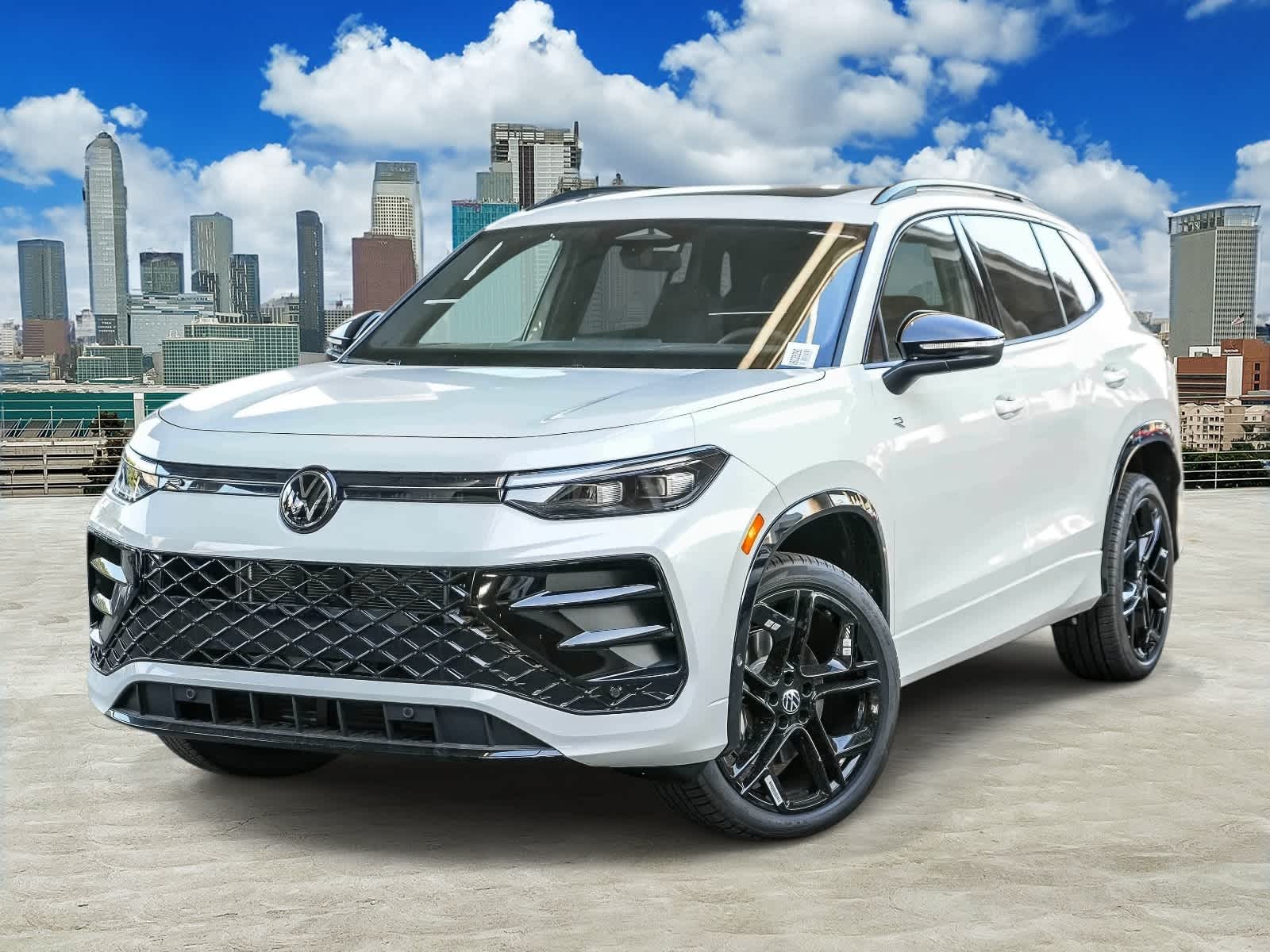 2026 Volkswagen Tiguan SE R-LINE BLACK's photo