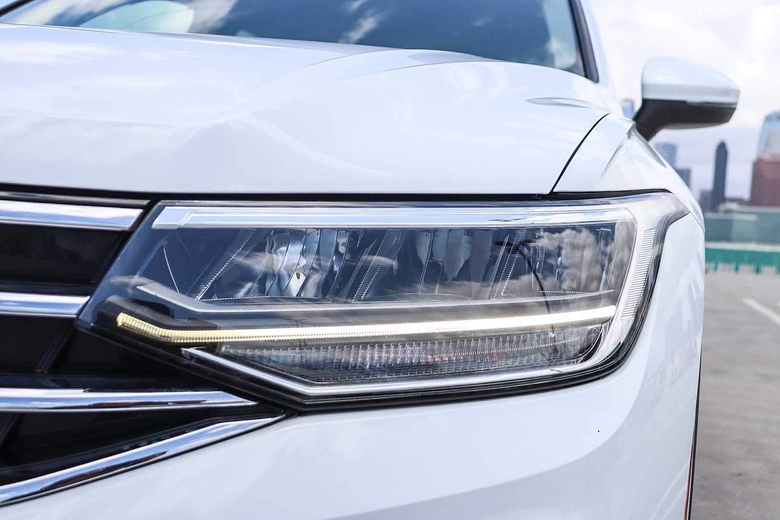 Thumbnail: 2022 Volkswagen Tiguan - 7