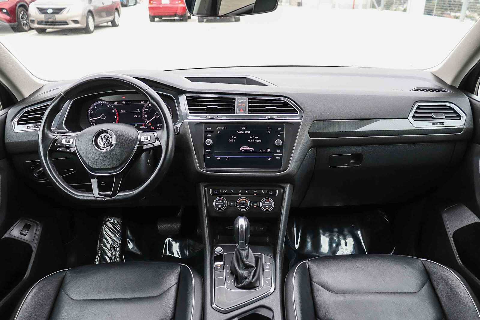 Thumbnail: 2018 Volkswagen Tiguan - 12