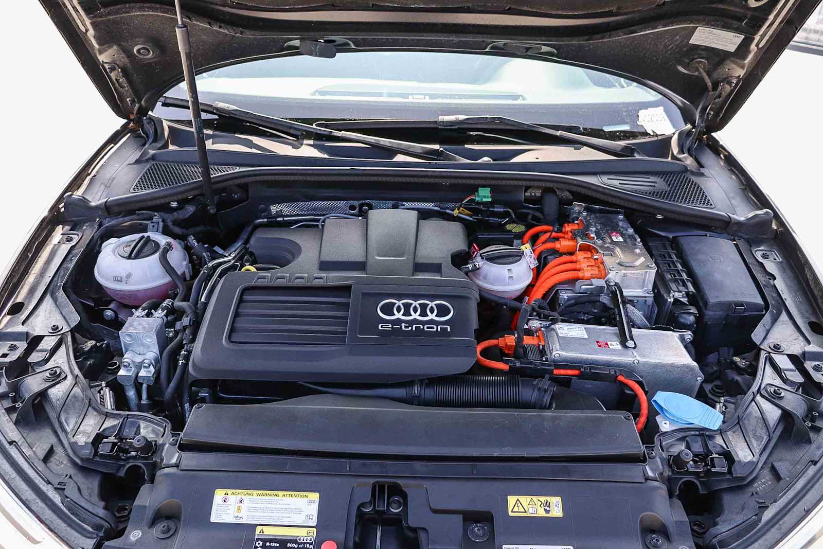 Thumbnail: 2017 Audi A3 e-tron - 28