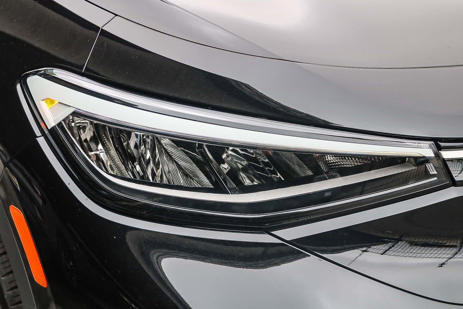 2025 Volkswagen ID.4 Pro 4