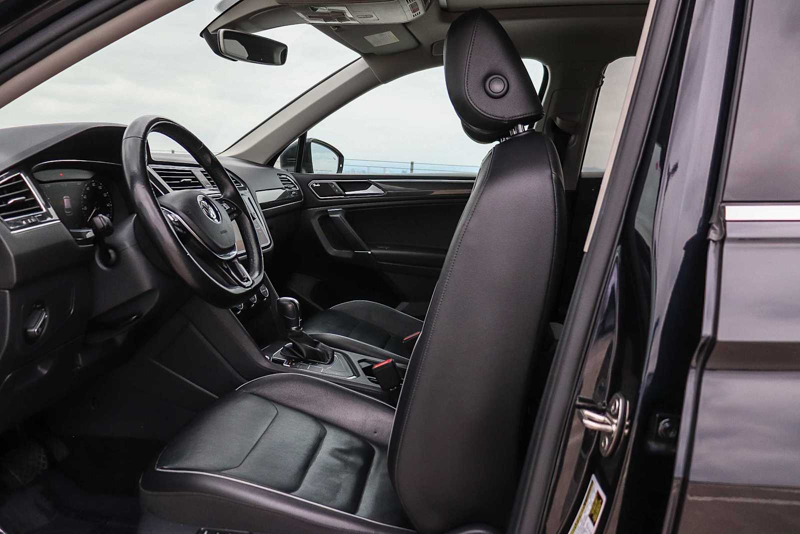 Thumbnail: 2018 Volkswagen Tiguan - 18