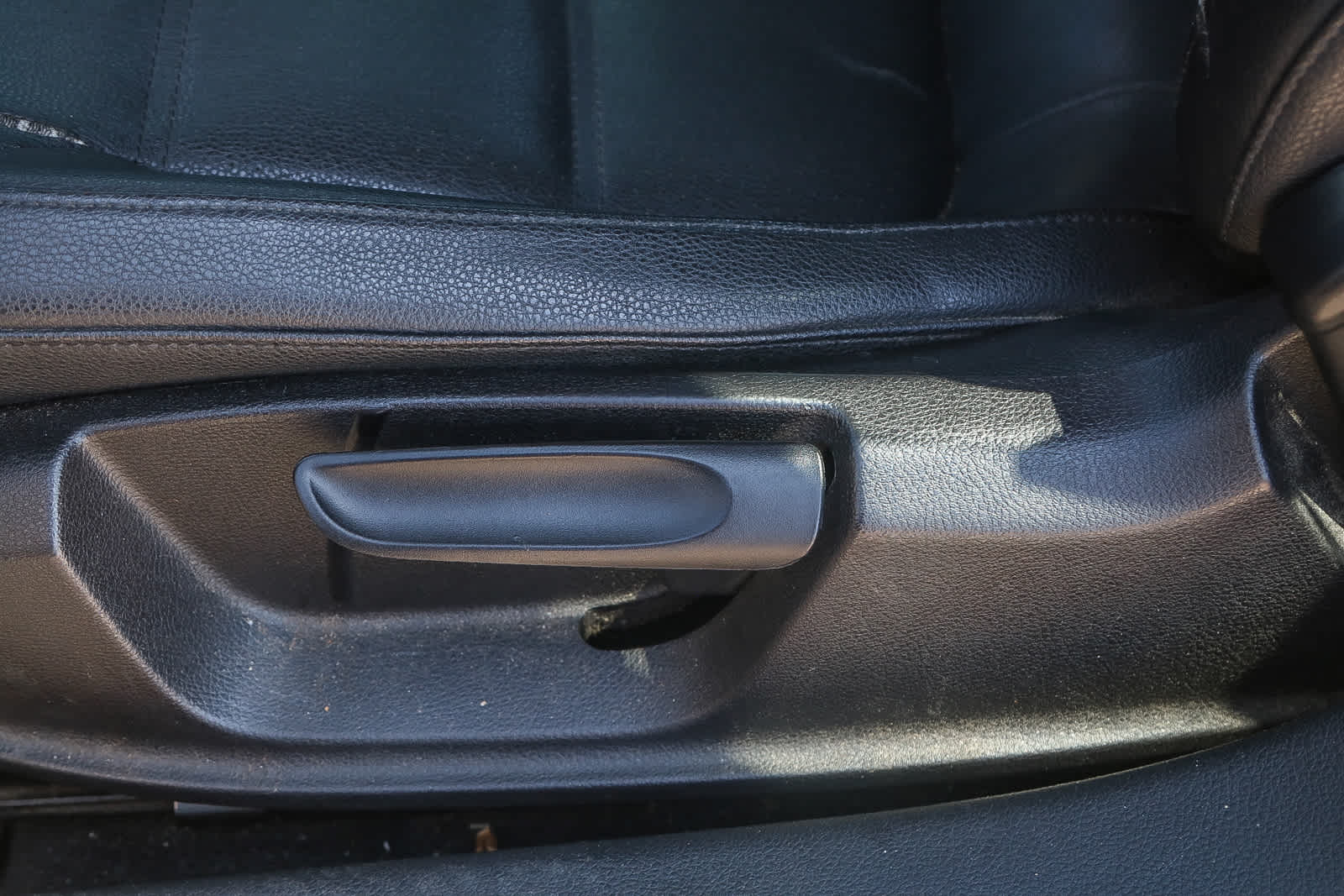Thumbnail: 2011 Volkswagen Jetta - 21