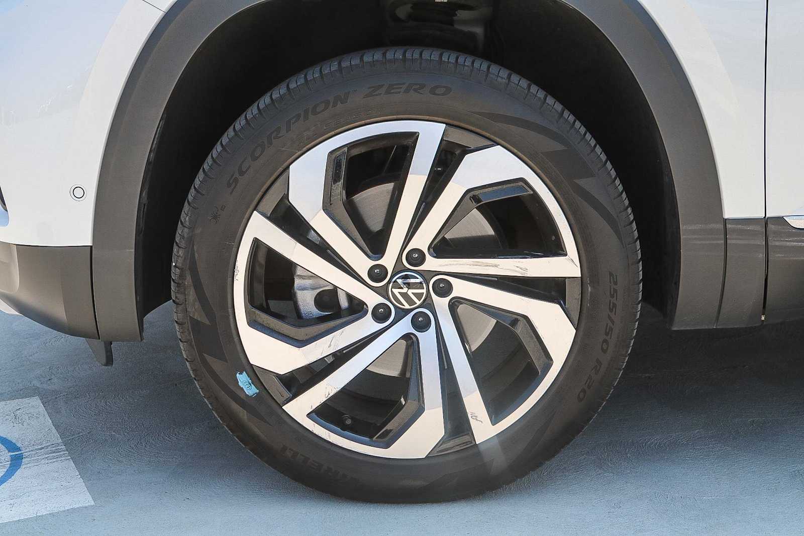 Thumbnail: 2021 Volkswagen Atlas - 14