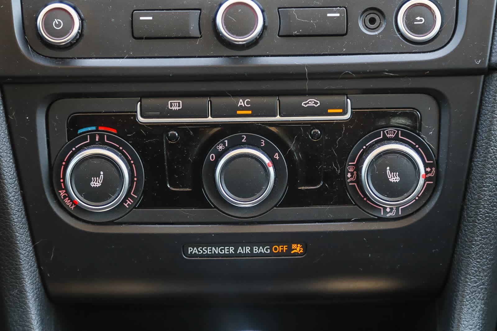 Thumbnail: 2012 Volkswagen Jetta - 15