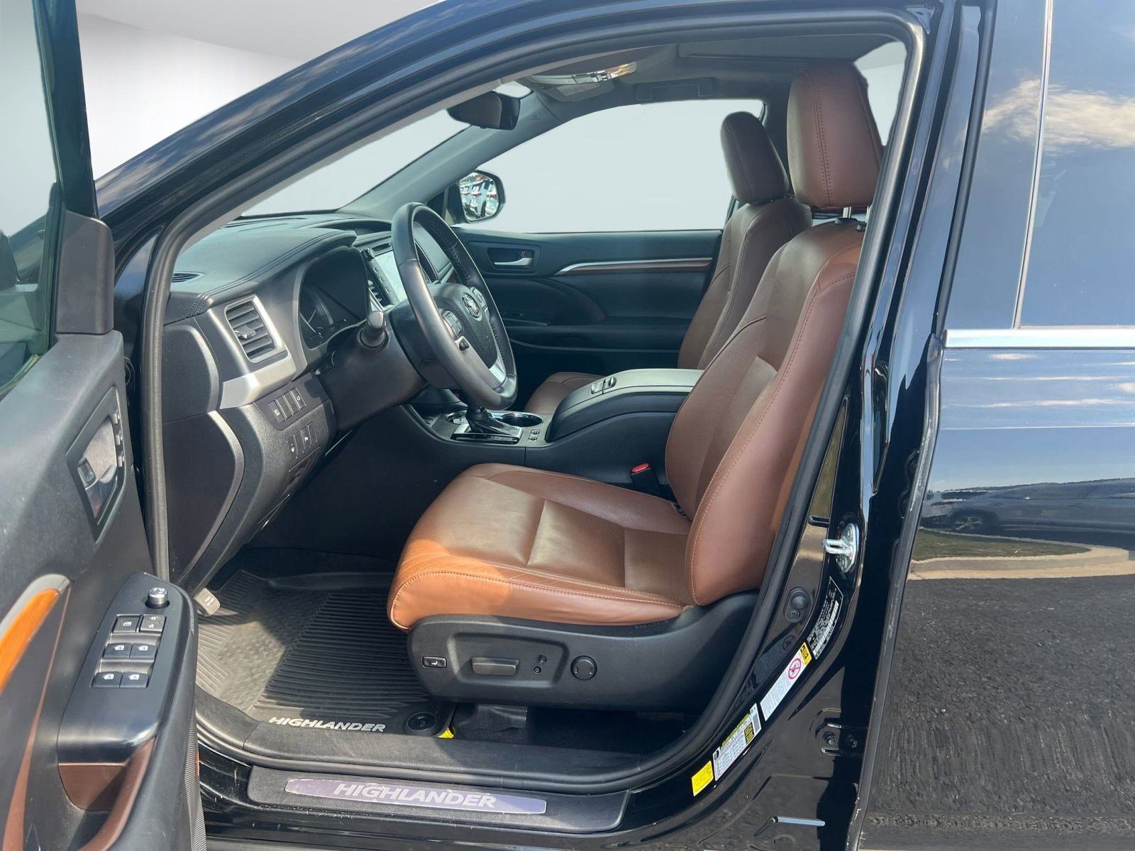 2019 Toyota Highlander Hybrid Limited photo 4