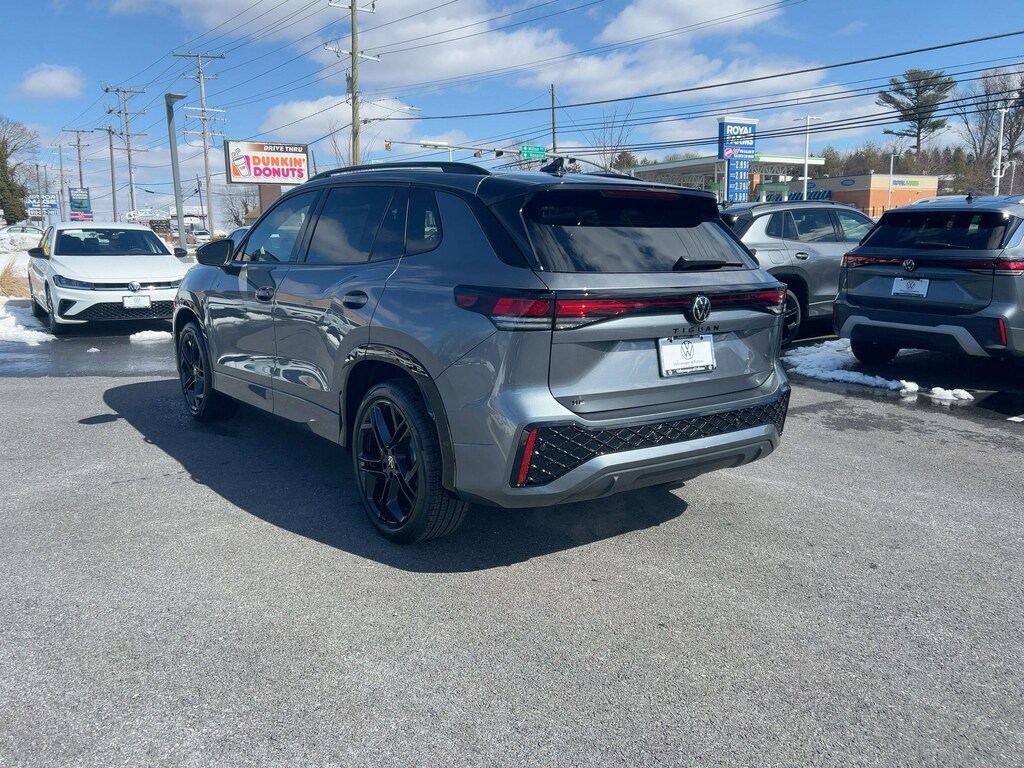 New 2026 Volkswagen Tiguan SE R-Line Black SUV