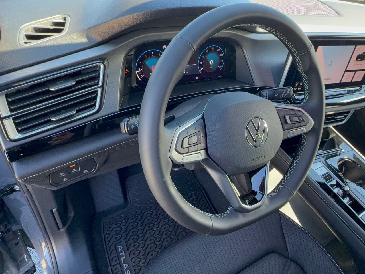 New 2026 Volkswagen Atlas Cross Sport 2.0T SE w/Technology SUV
