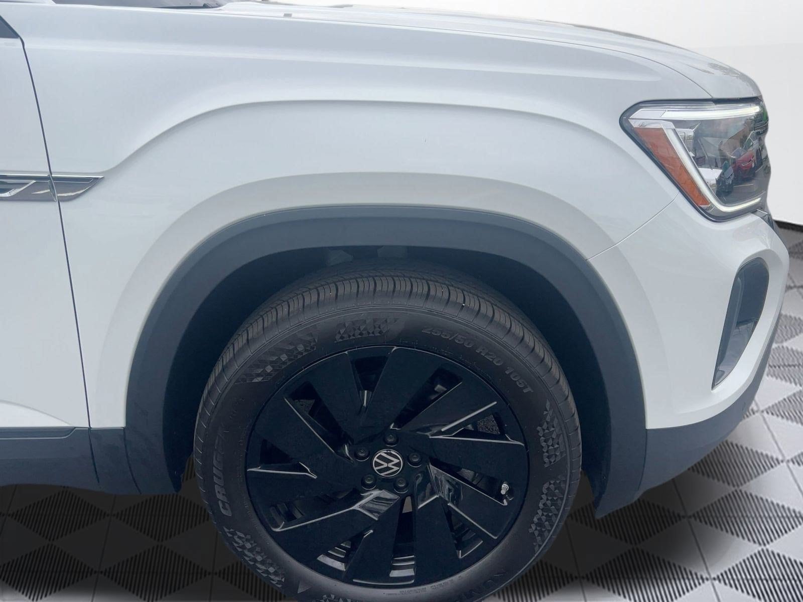 2026 Volkswagen Atlas Cross Sport SE w/Tech - Photo 11