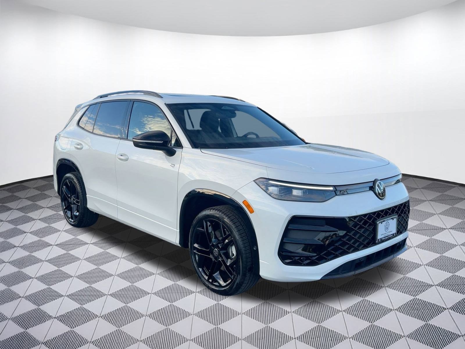 2026 Volkswagen Tiguan SE R-LINE BLACK - Photo 7