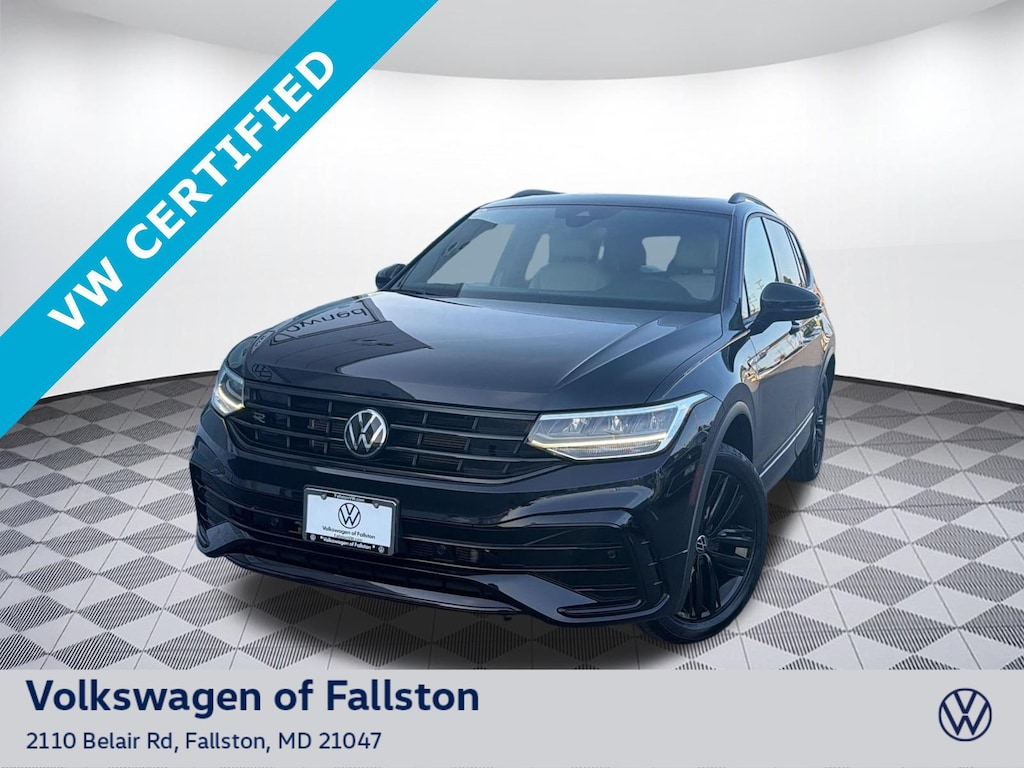 Certified 2022 Volkswagen Tiguan SE R-Line Black 2.0T SE R-Line Black 4MOTION
