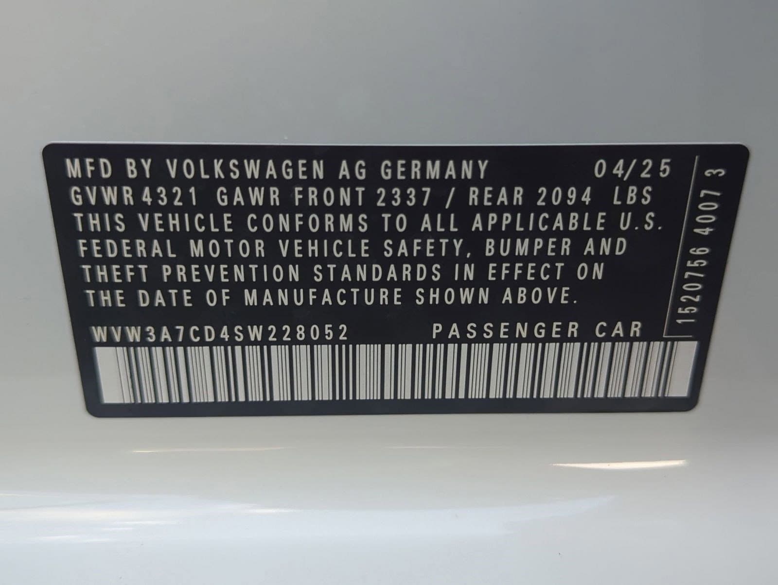 2025 Volkswagen Golf GTI SE - Photo 18