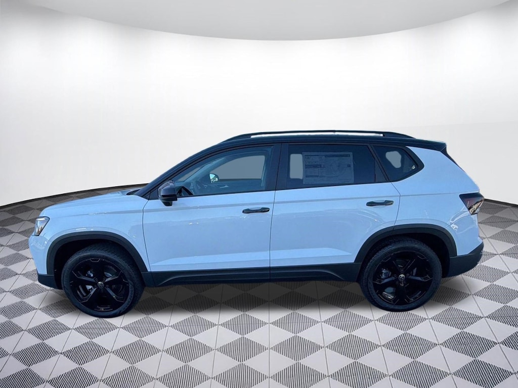 New 2026 Volkswagen Taos SE Black SUV