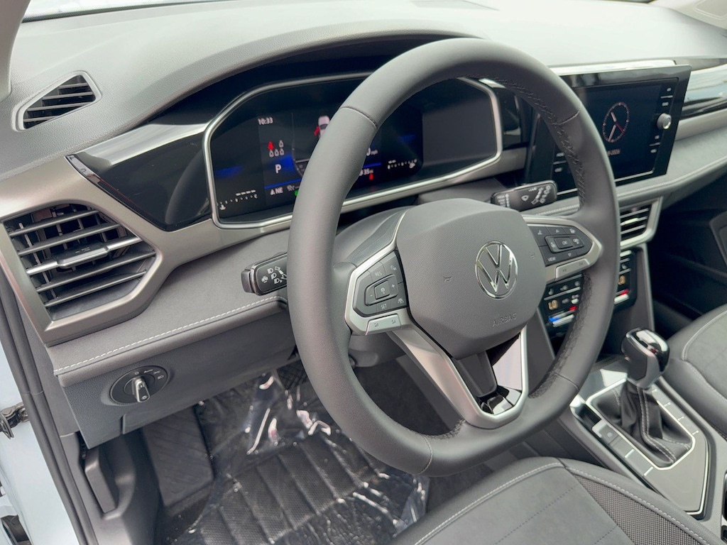 New 2027 Volkswagen Taos SE Black SUV