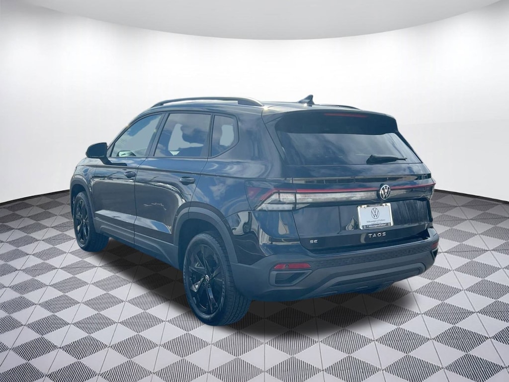 Used 2025 Volkswagen Taos SE Black SE Black FWD