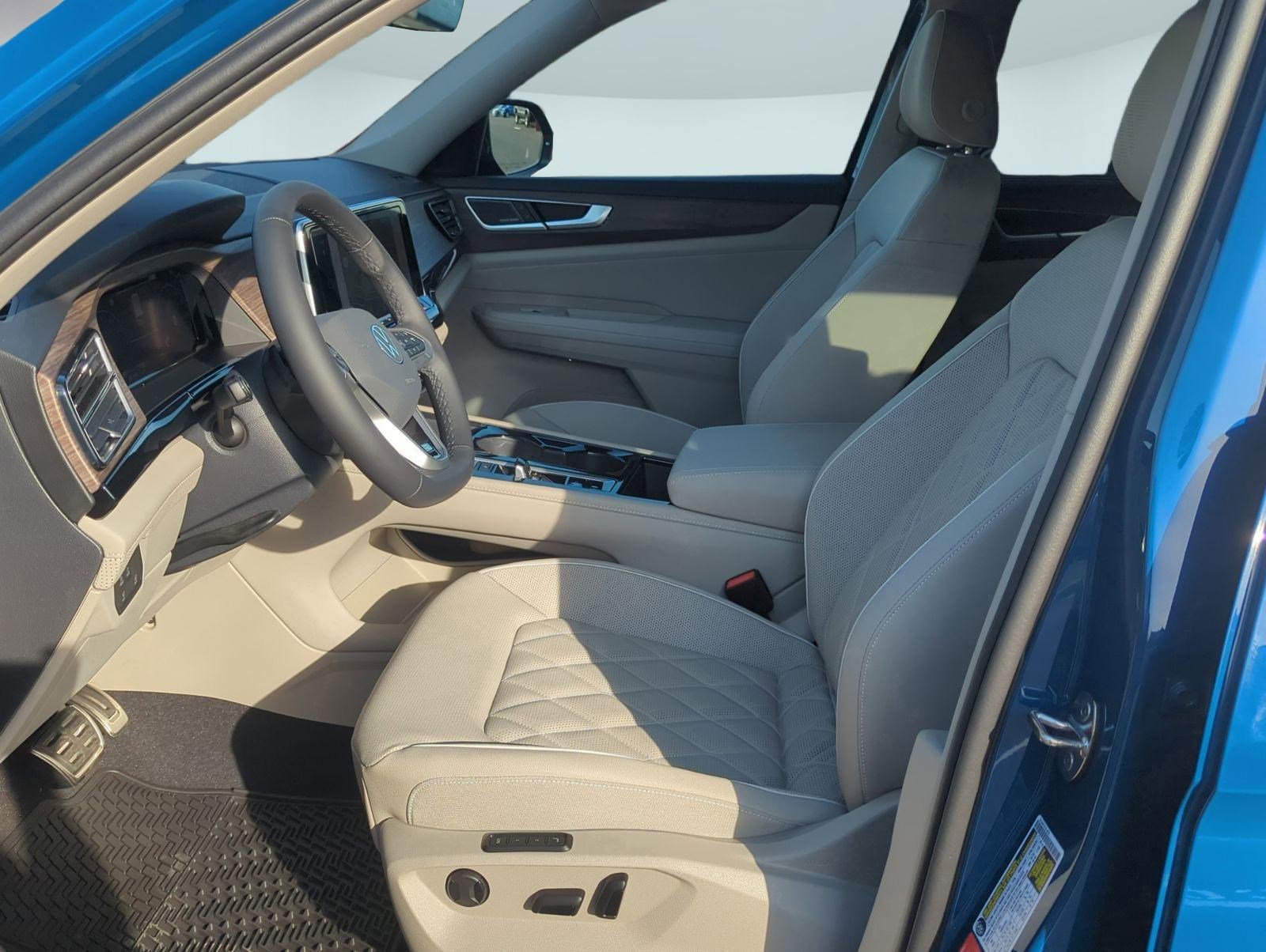 2025 Volkswagen Atlas SEL Premium R-Line photo 4