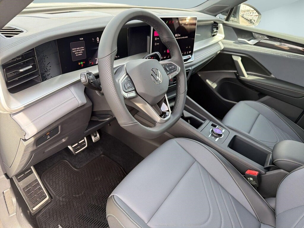 New 2026 Volkswagen Tiguan SE R-Line Black SUV