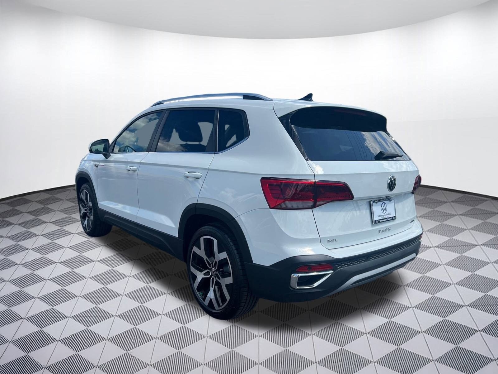 2023 Volkswagen Taos SEL photo 2