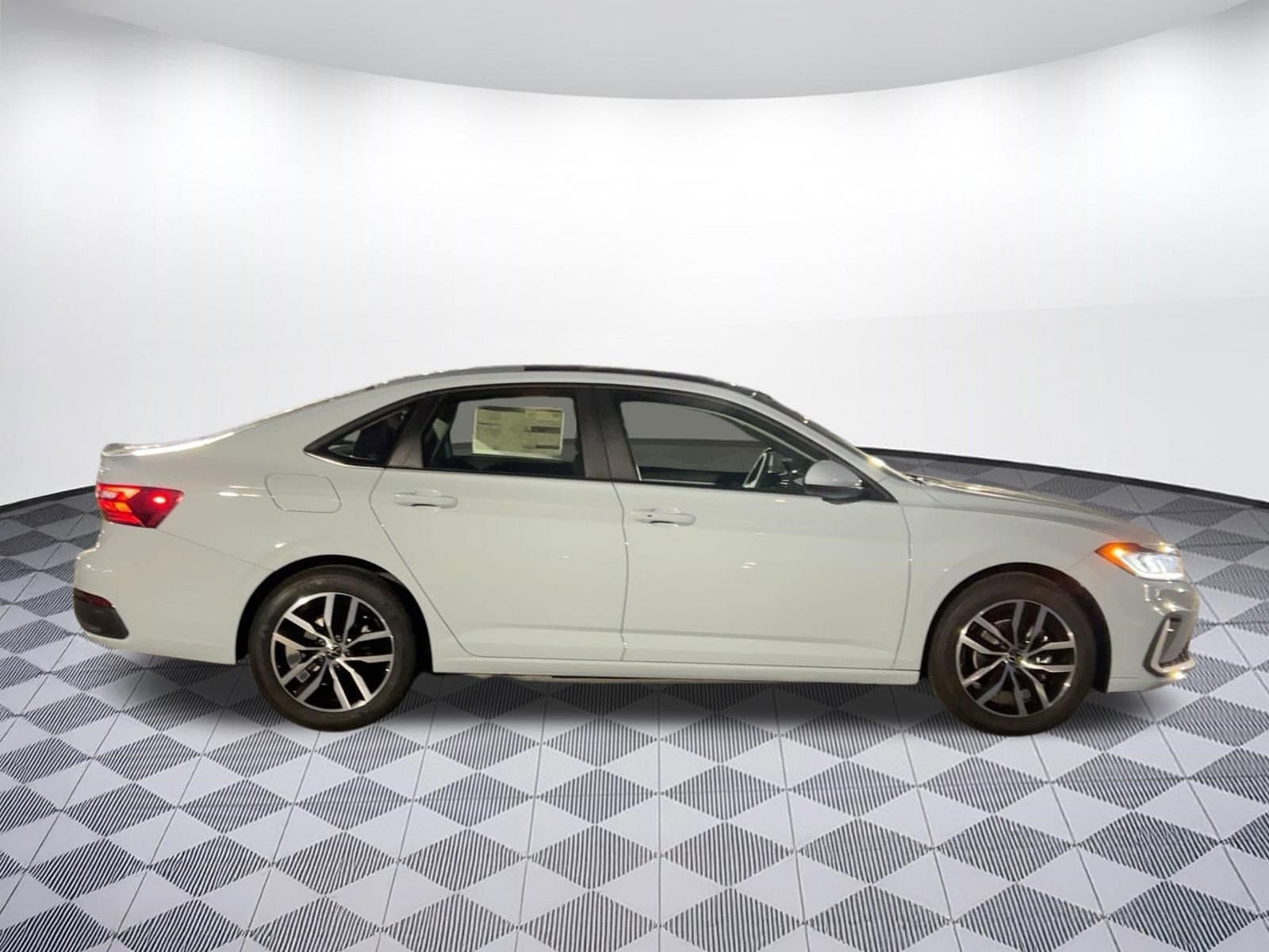 2026 Volkswagen Jetta SE - Photo 8
