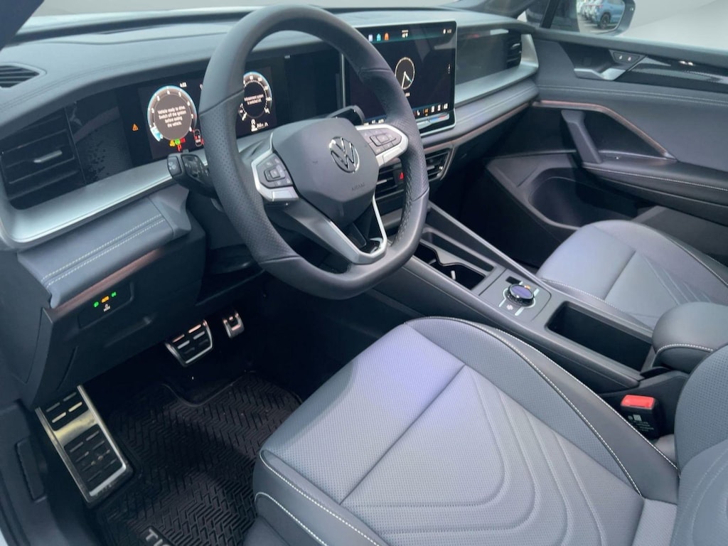 New 2026 Volkswagen Tiguan SE R-Line Black SUV