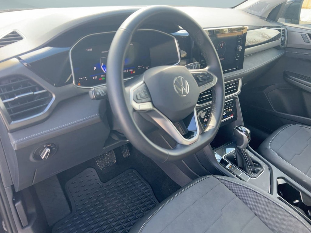 Used 2025 Volkswagen Taos SE Black SE Black FWD