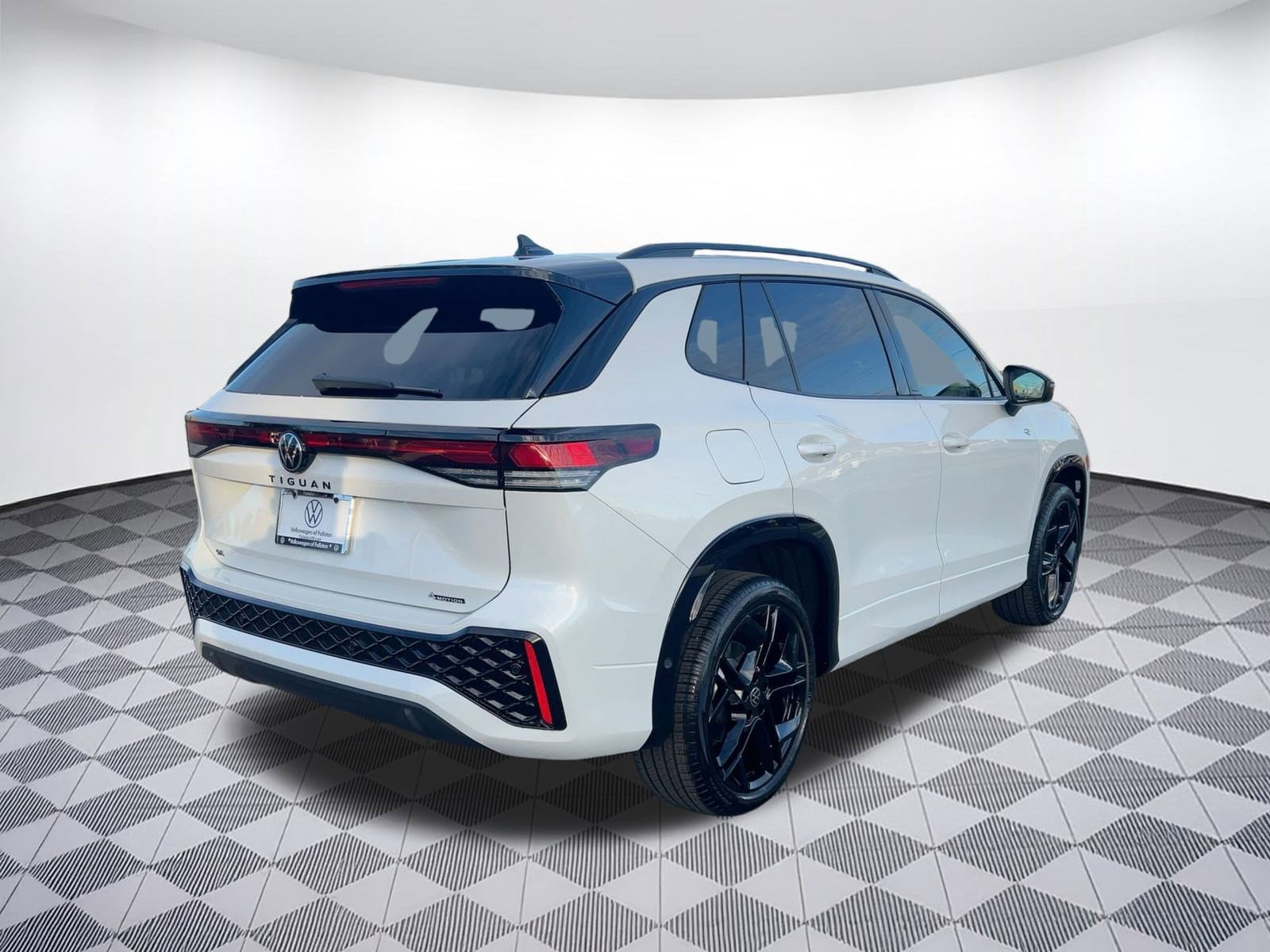 2026 Volkswagen Tiguan SE R-LINE BLACK - Photo 9