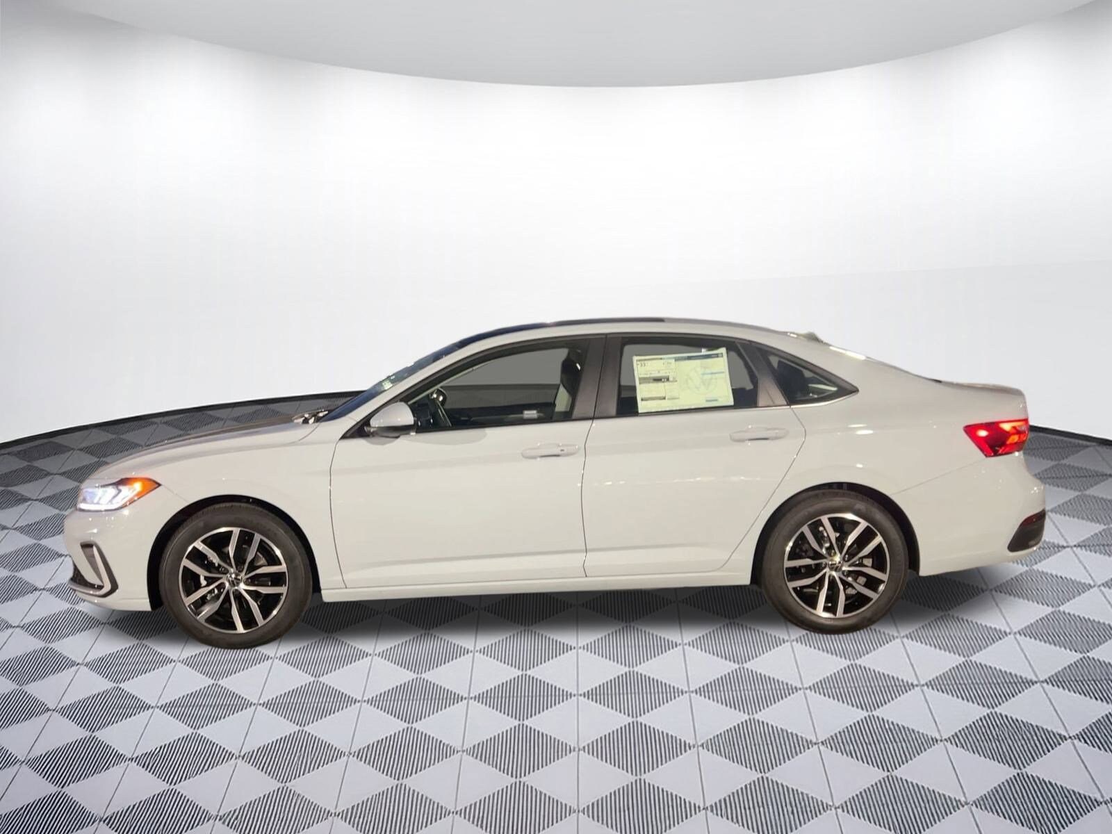 2026 Volkswagen Jetta SE photo 2