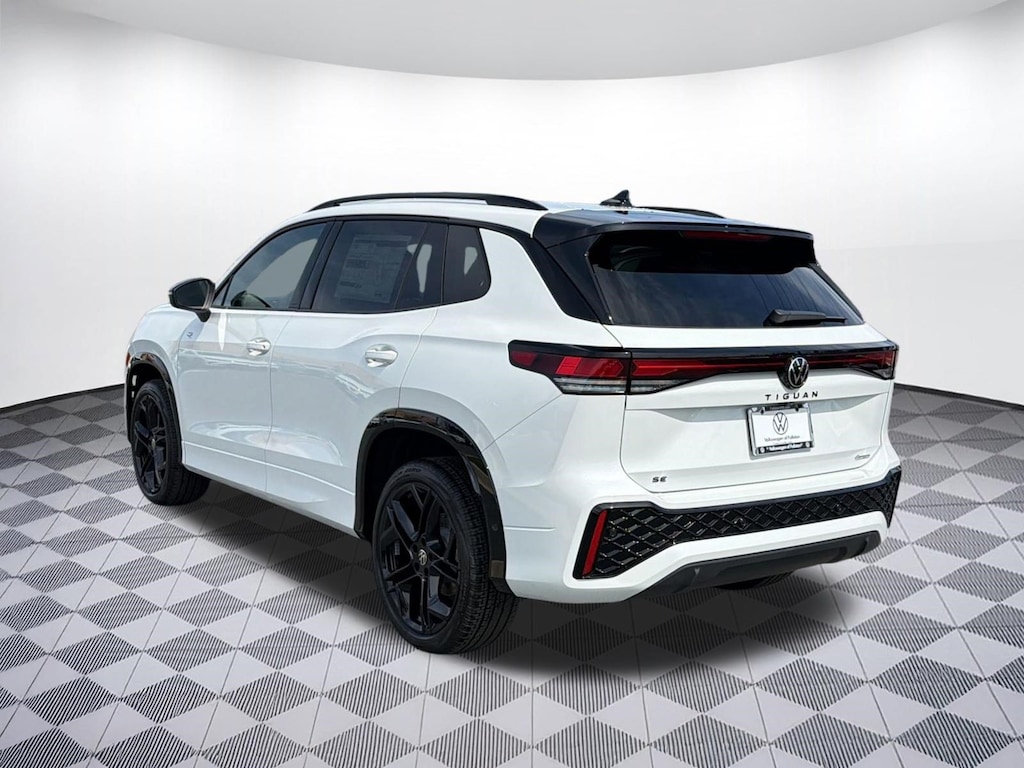 New 2026 Volkswagen Tiguan SE R-Line Black SUV