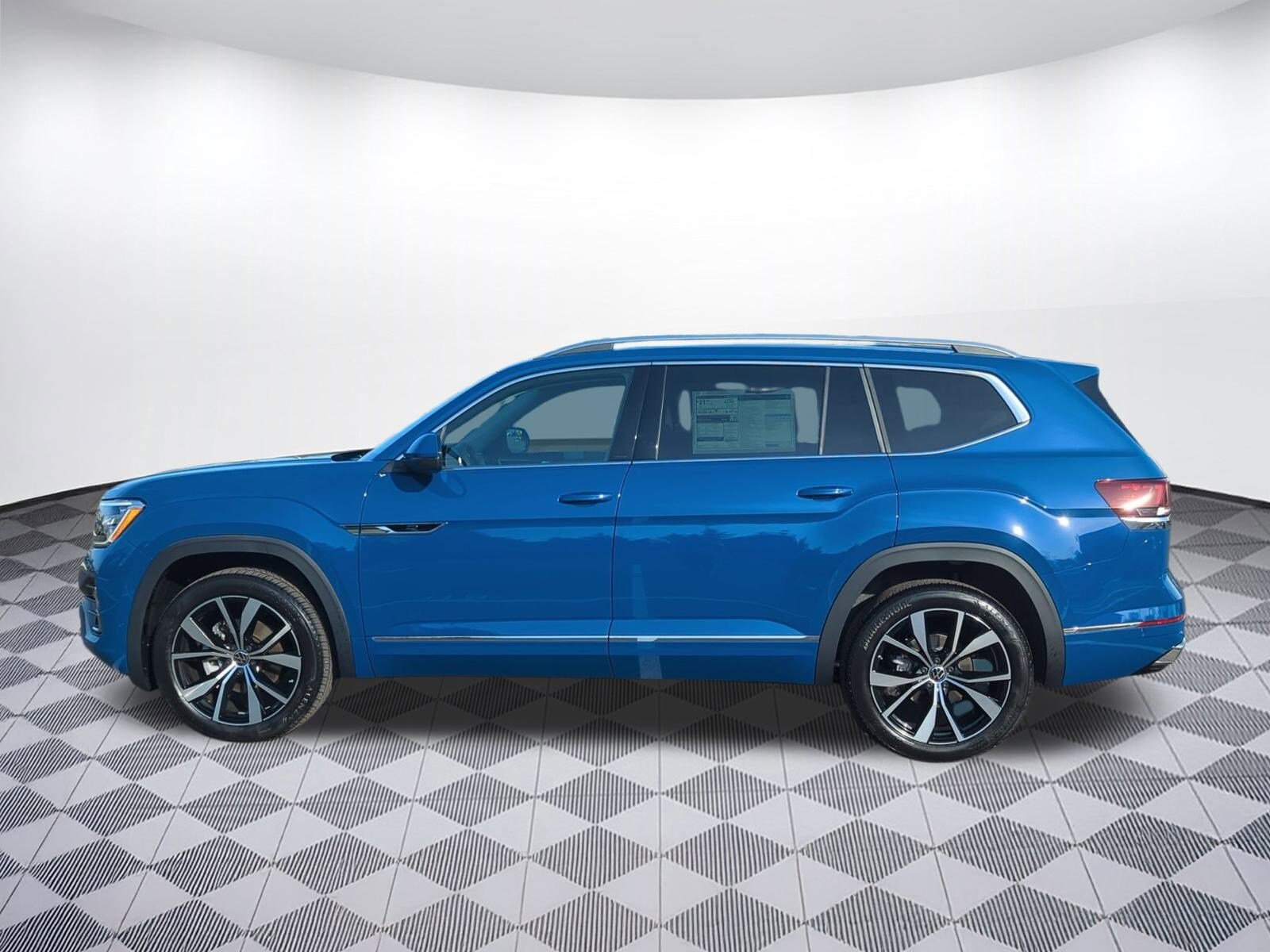 2025 Volkswagen Atlas SEL Premium R-Line photo 2