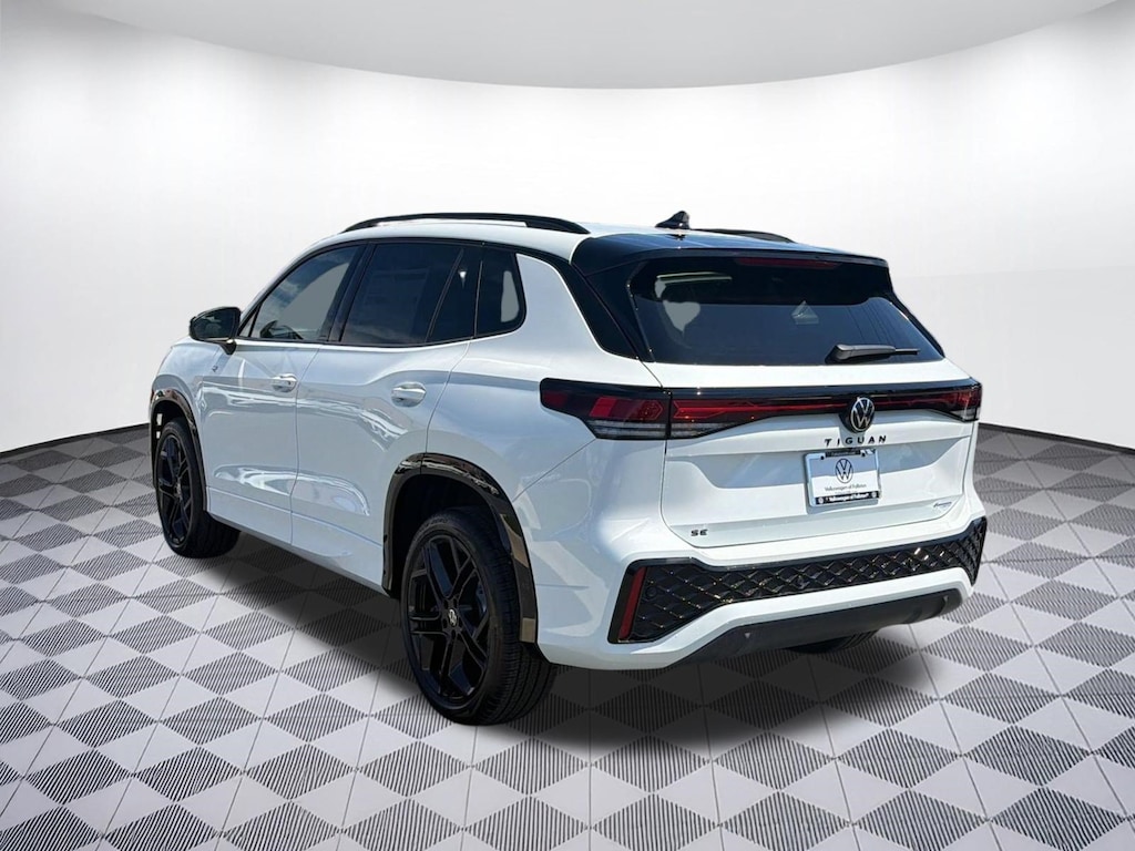 New 2026 Volkswagen Tiguan SE R-Line Black SUV