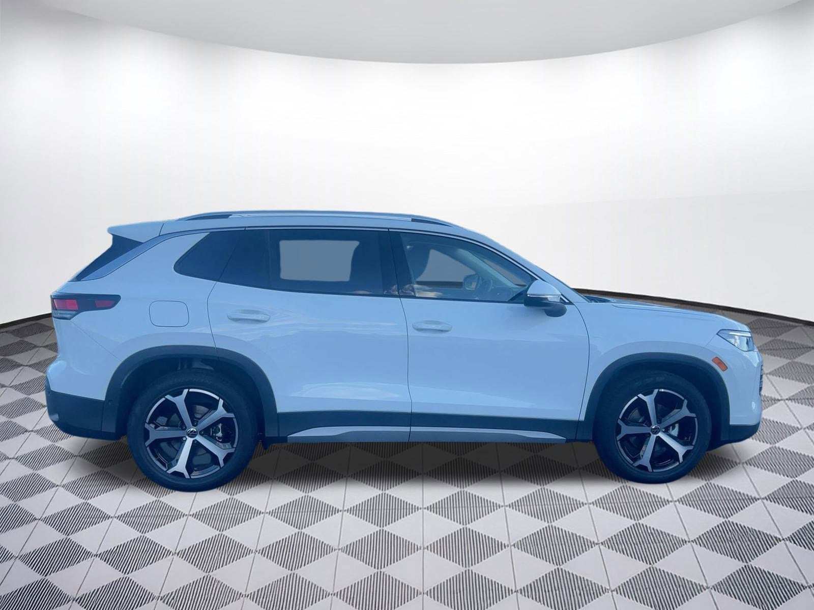 2026 Volkswagen Tiguan SE - Photo 8