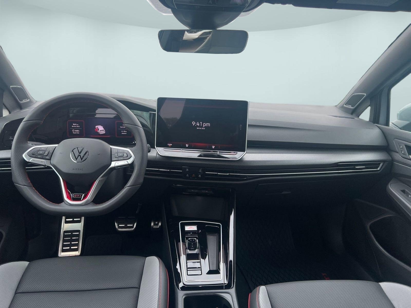 2025 Volkswagen Golf GTI SE - Photo 13