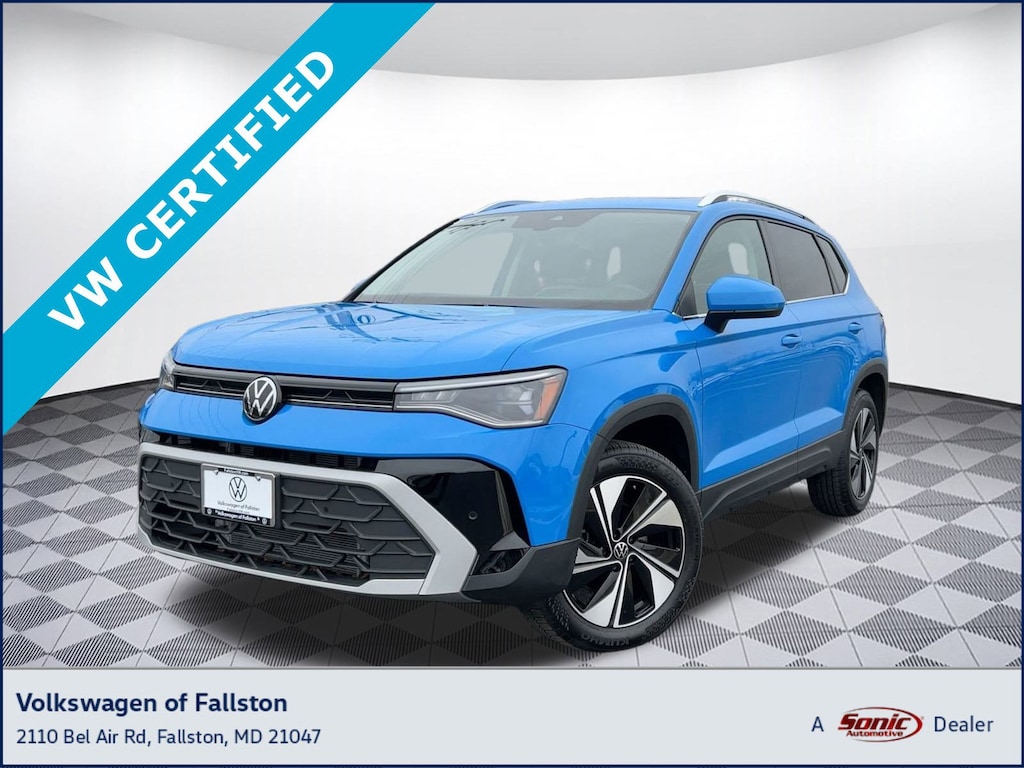 Used 2025 Volkswagen Taos SE SE 4MOTION