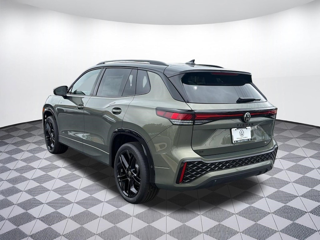 New 2026 Volkswagen Tiguan SE R-Line Black SUV
