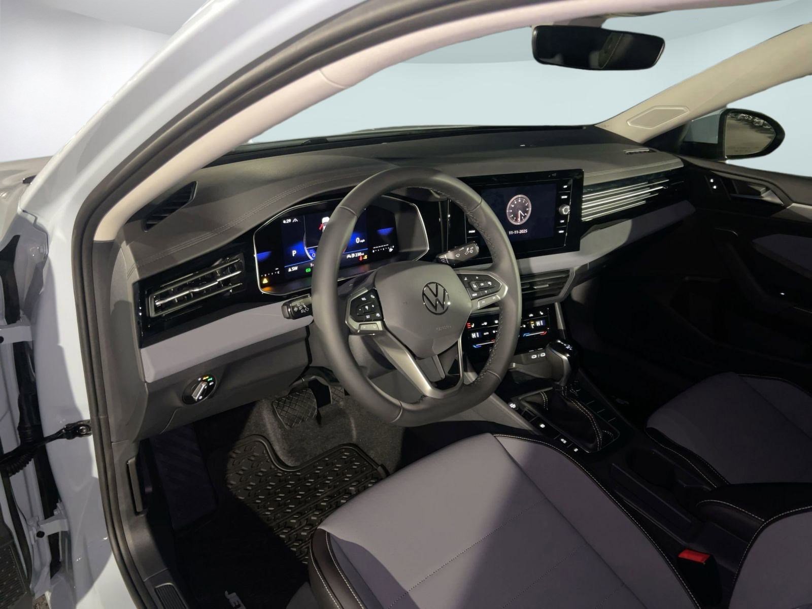 2026 Volkswagen Jetta SE photo 4