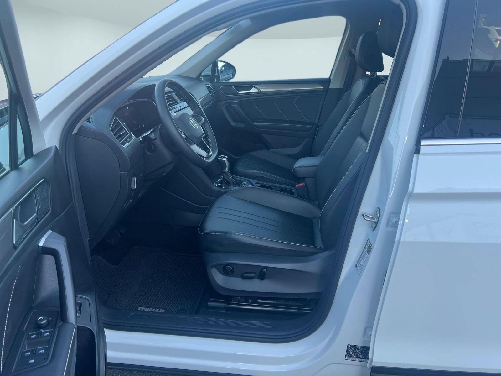 2024 Volkswagen Tiguan SE Wolfsburg Edition photo 3