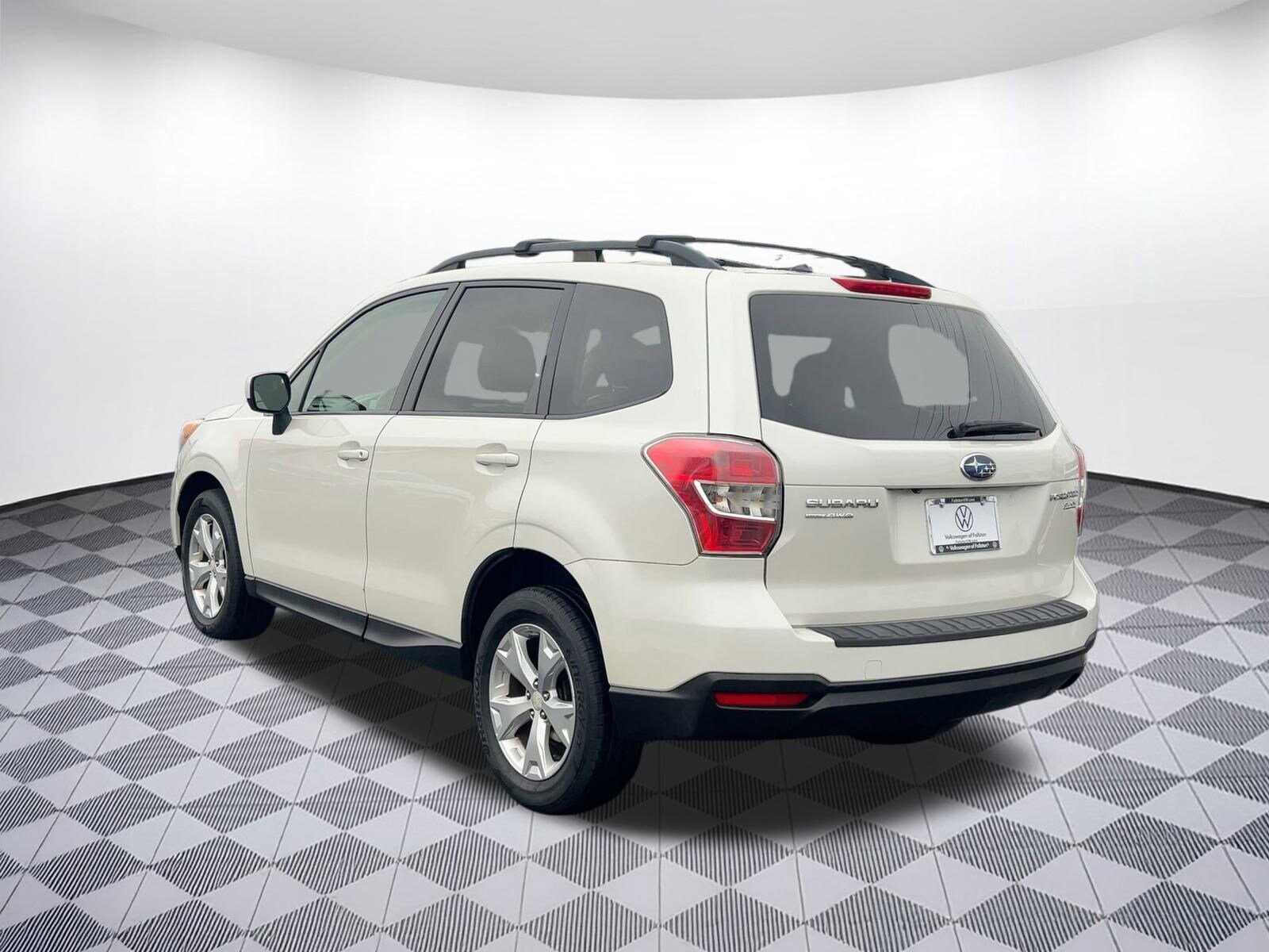 2015 Subaru Forester 2.5i Premium photo 3
