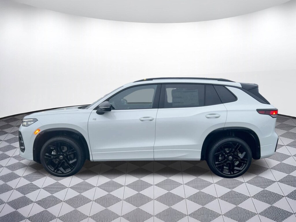 New 2026 Volkswagen Tiguan SE R-Line Black SUV