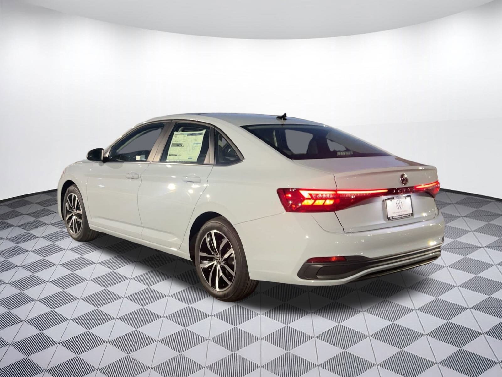 2026 Volkswagen Jetta SE photo 3