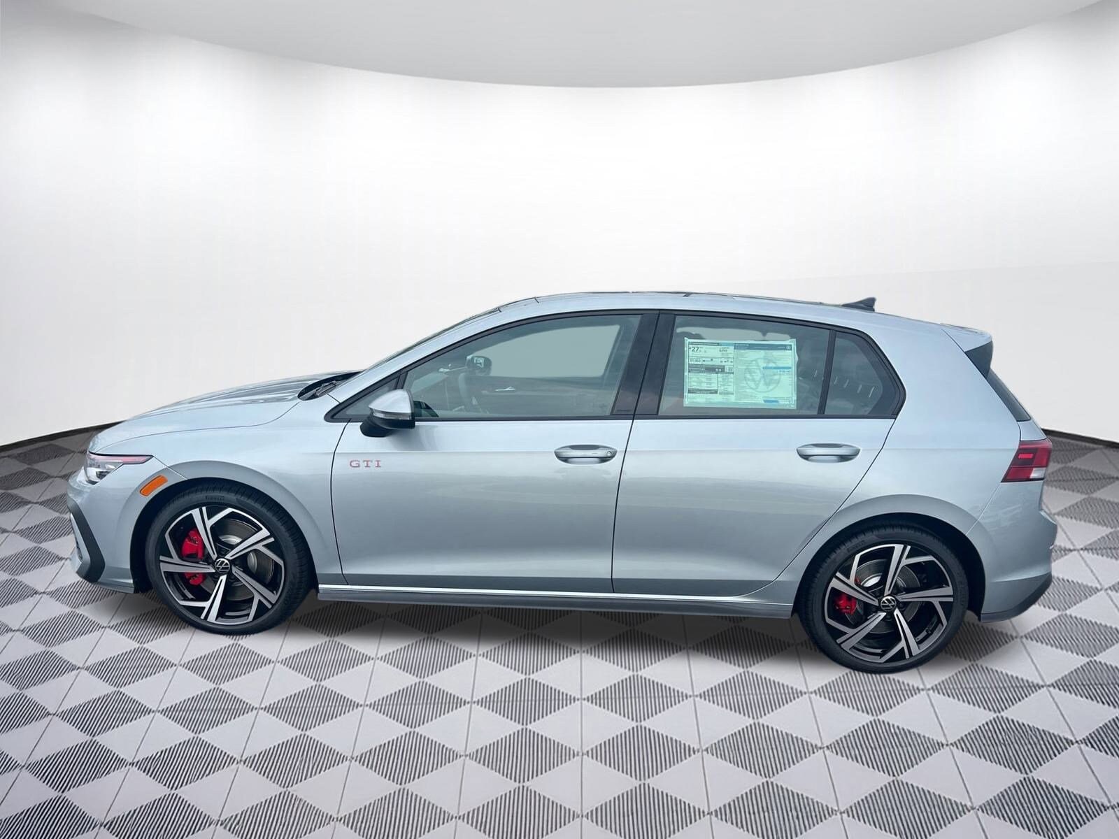 2025 Volkswagen Golf GTI SE photo 2