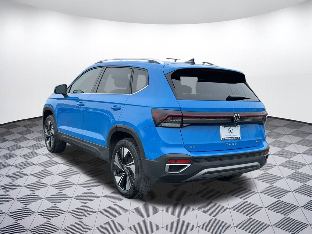 Used 2025 Volkswagen Taos SE SE 4MOTION